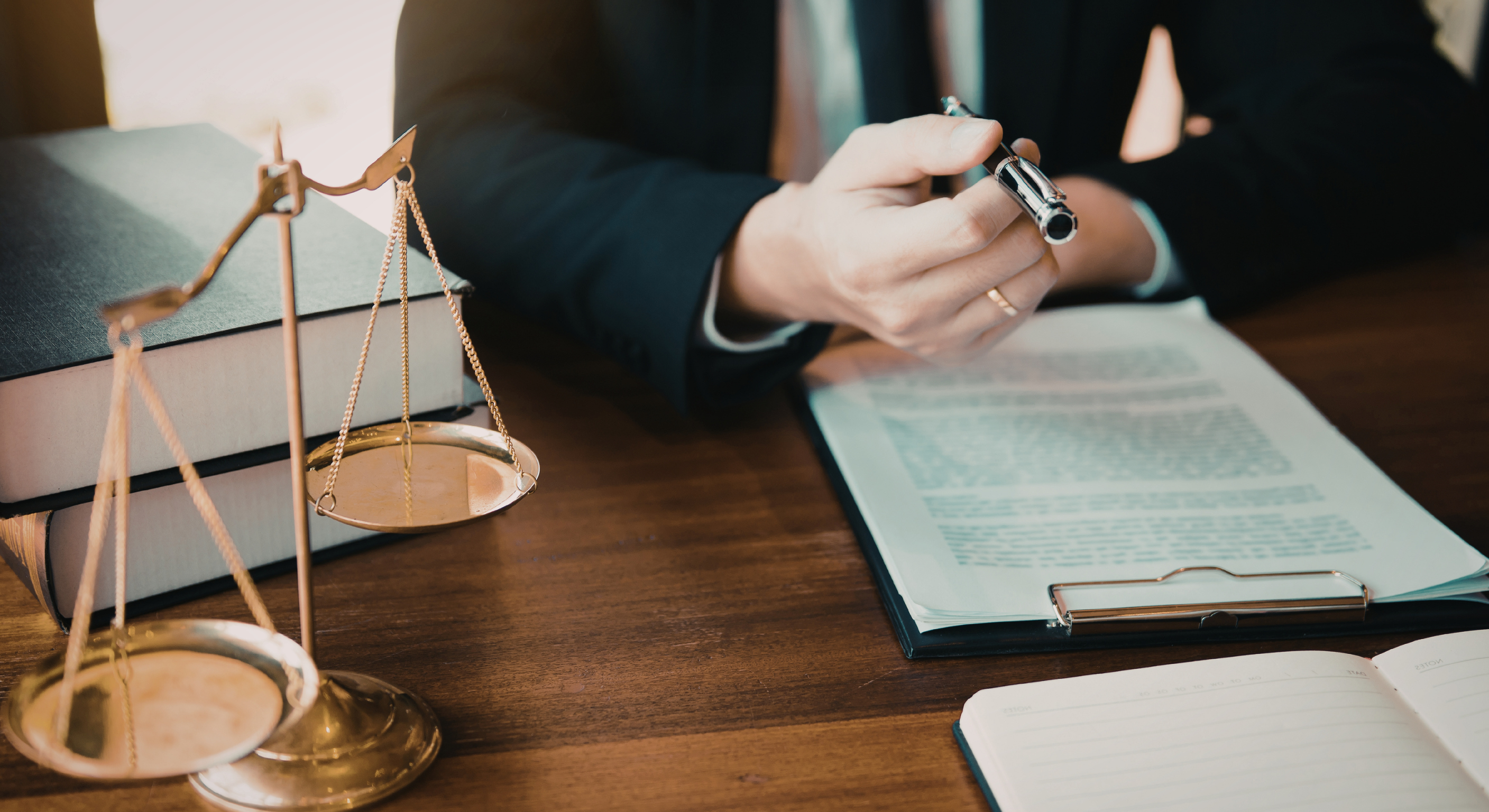 Dossiers juridiques et architecture